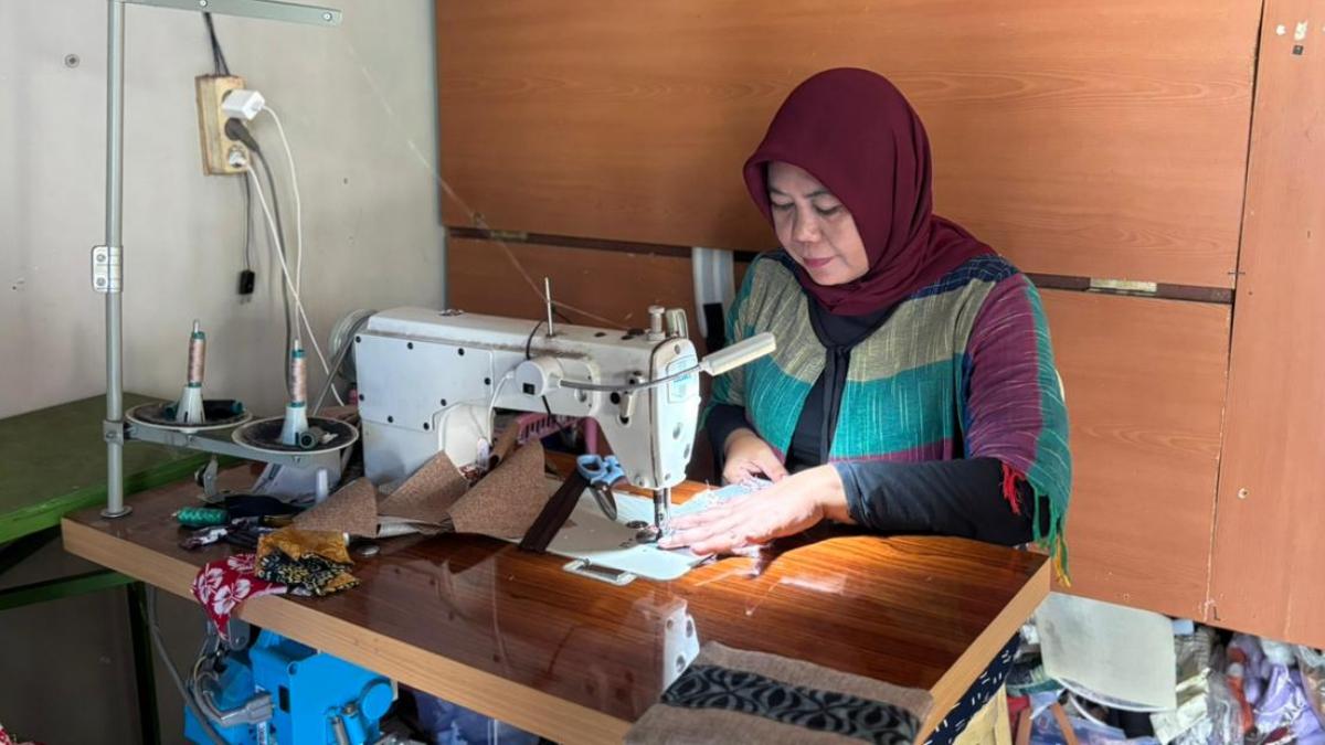 Kain Perca Bisa Jadi Cuan: Kisah Bunda Craft Mengolah Limbah Kain Menjadi Produk Bernilai