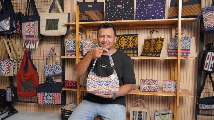 Mamnich: Hadirkan Tas Etnik Sekaligus Buka Peluang bagi Ibu-Ibu Sekitar